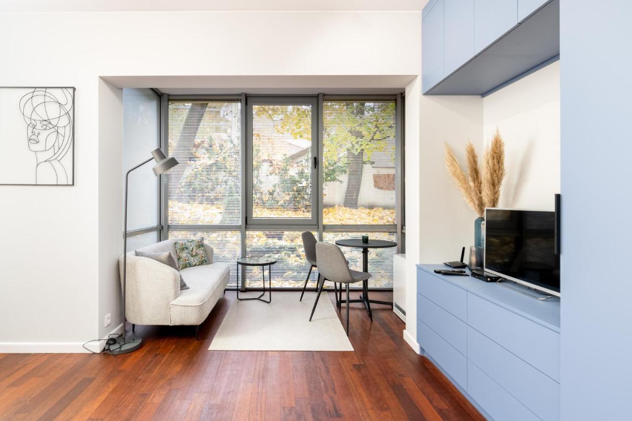 Old Town Modern Studio Apartment