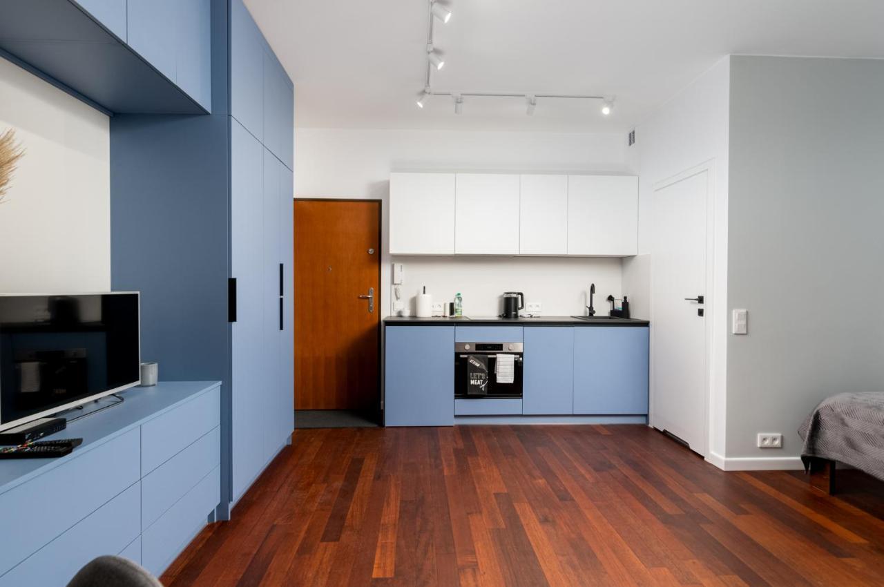 Old Town Modern Studio Apartment *